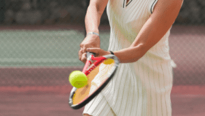 Mách bạn cách chọn vợt tennis cho người mới chơi 