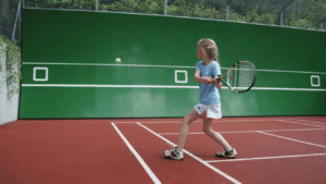 tường tập tennis