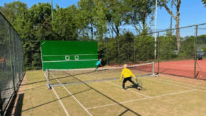 tường tập tennis