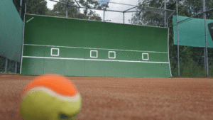tường tập tennis