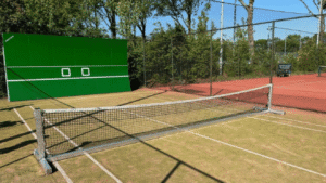 tường tập tennis